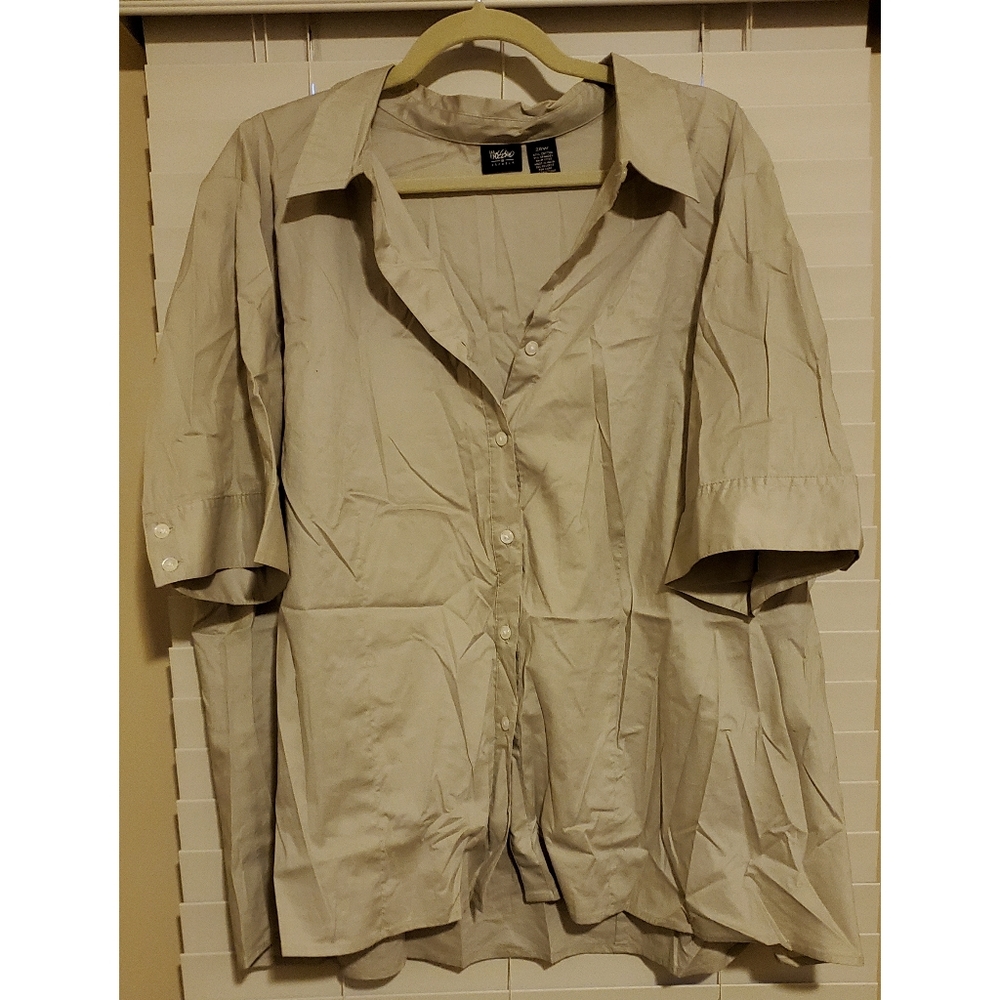 PLUS SIZE 24W Khaki Collar Button Up Shirt